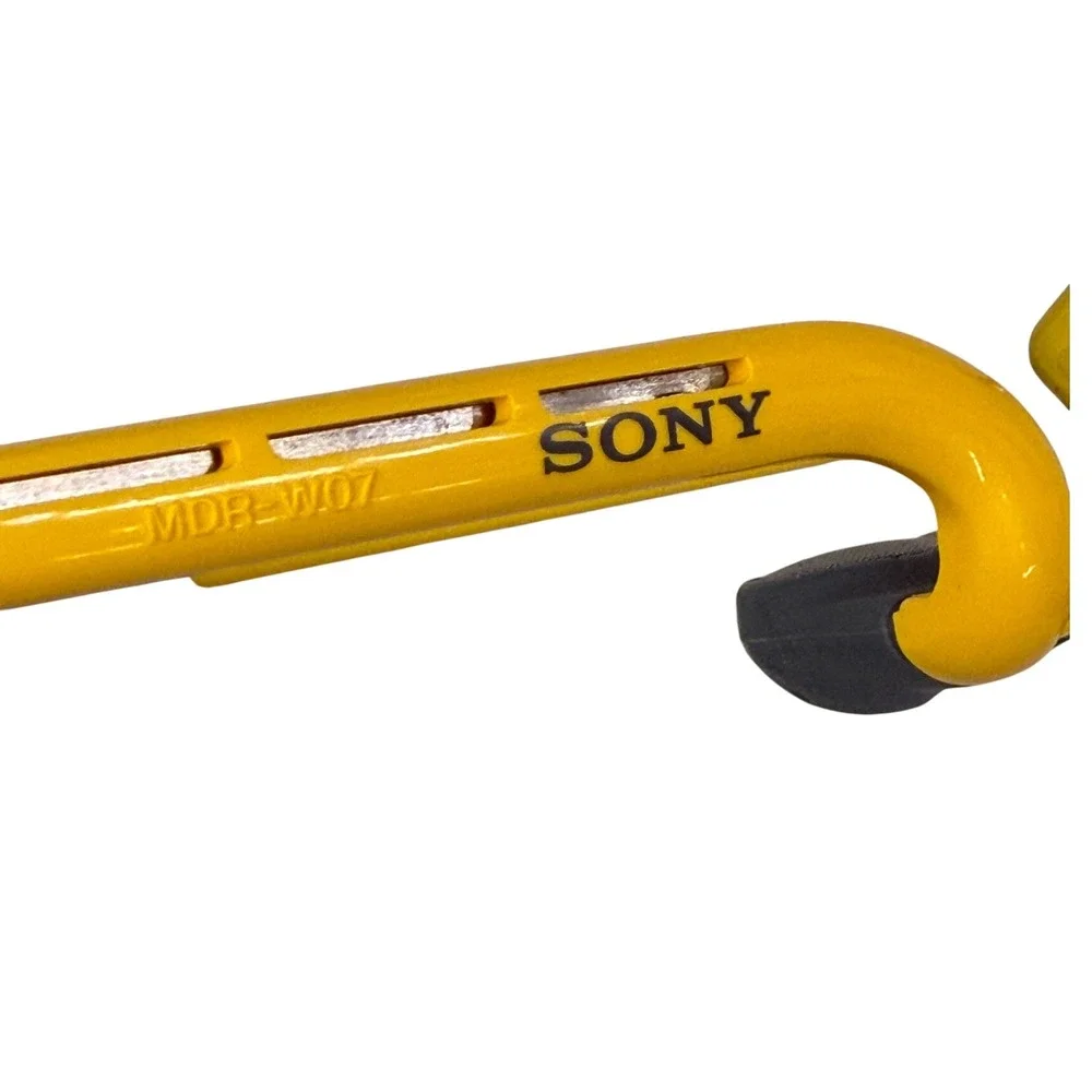 Sony Walkman Sports Radio SRF-M78 Yellow‎ Digital Receiver MDR-W07 Headphones